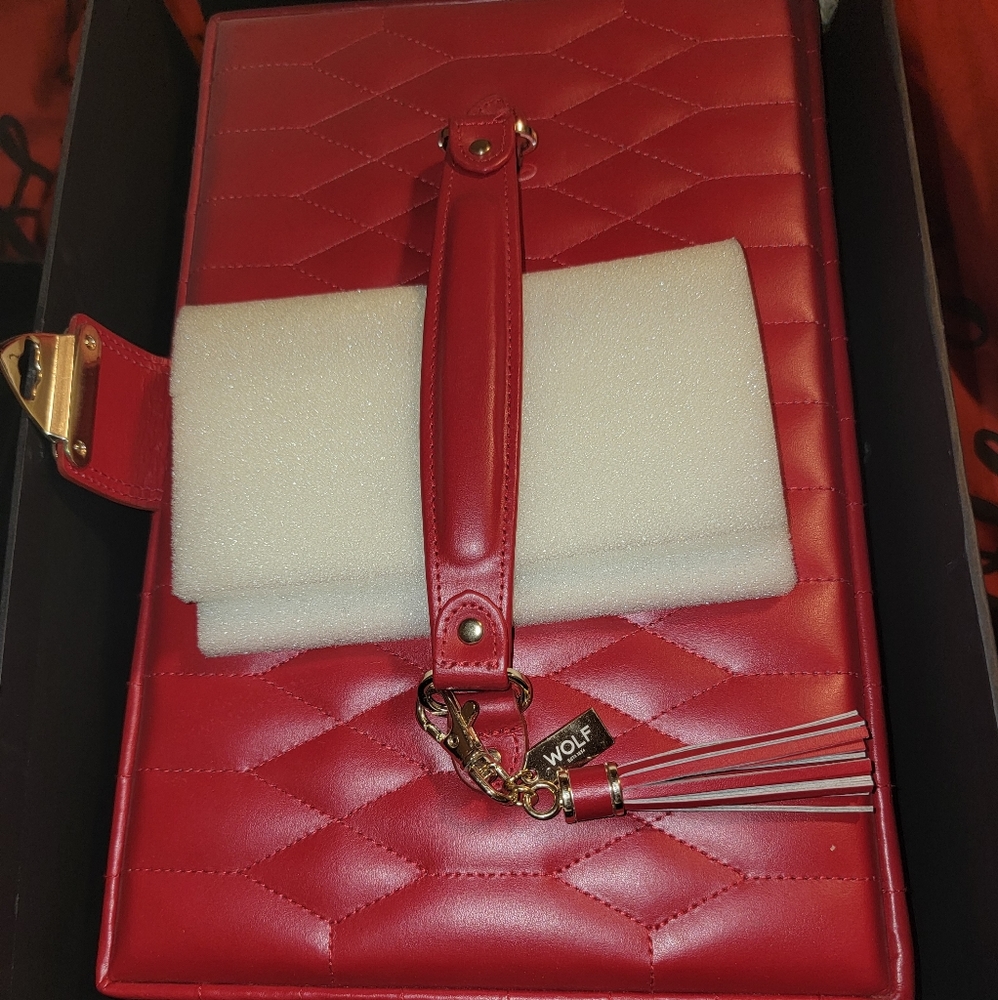 Genuine Leather Wolf brand jewelry case